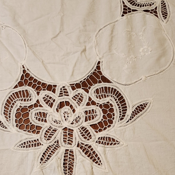 Vintage Large Rectangular Battenburg Lace Tablecloth - Picture 2 of 12